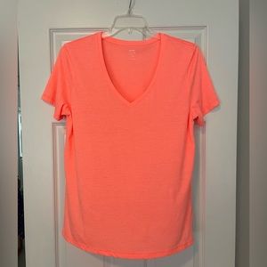NWT Old Navy v-neck tee